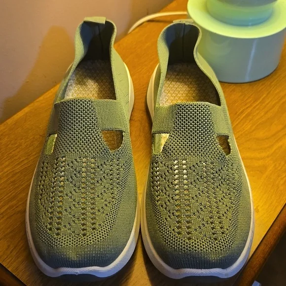 Slip-on Shoes - Picture 2 of 5